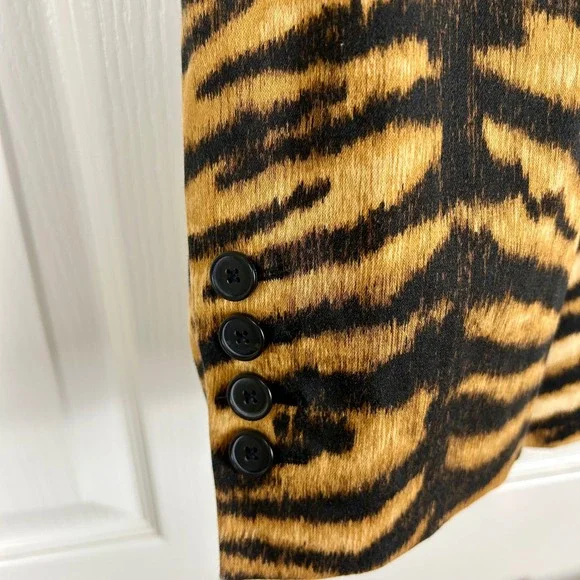 Chico's Tiger Print Blazer Jacket Size 3 Animal Print Cotton Blend Bold - Picture 6 of 10